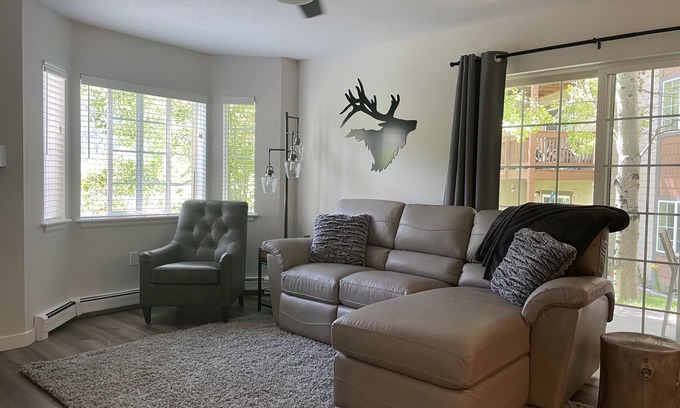 Edwards Condo | Modern Riverside Condo: 9.8 Rated with Pool & Spa
