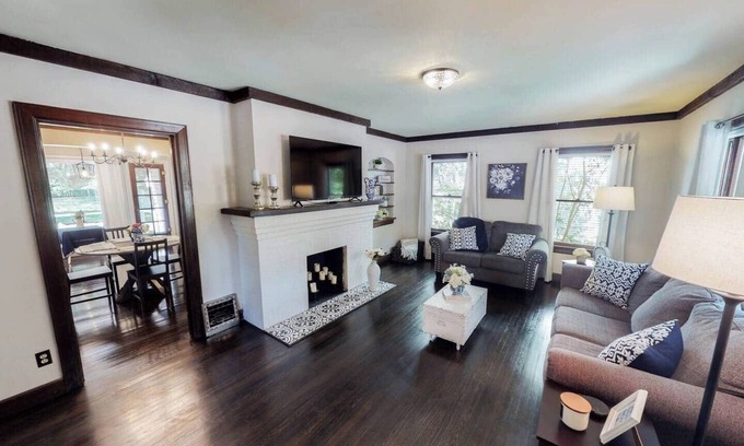 Wichita House | Riverside Cottage - Guest Rated 10/10 with Kitchen & Kids' Amenities