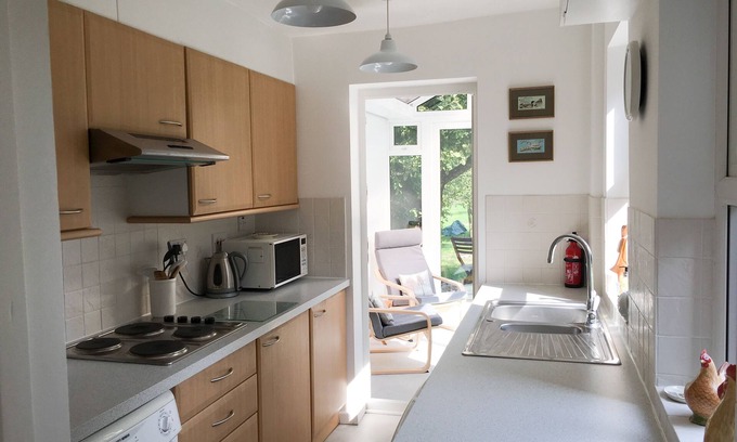 Winchester Cottage | Cozy Riverside Cottage - Your Ideal Retreat Near Winchester
