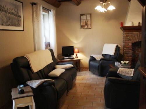 Gembes House | Tranquil Country House Retreat with Pet-Friendly Amenities