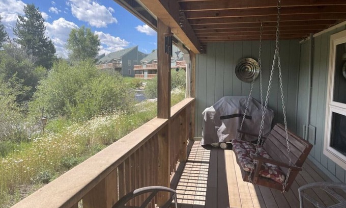 Fraser Apartment | Riverside Ground-Level Condo: Family-Friendly & Rated 10/10