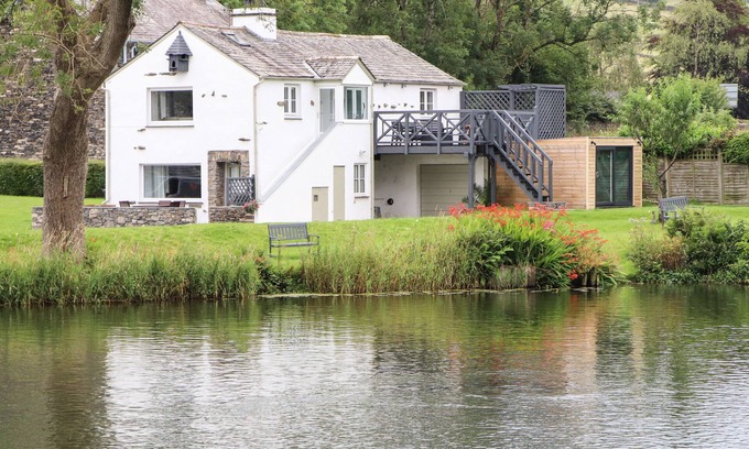 Newby Bridge Cottage | Pet-Friendly Riverside Hideaway with Cozy Open Fire