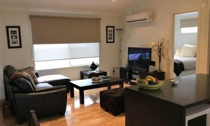 Tarwin Lower House | Riverside Getaway: Family-Friendly Retreat Awaits You