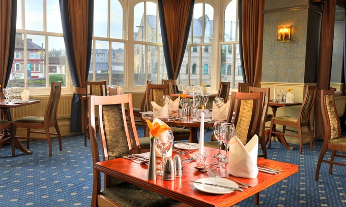 Kendal Hotel | Riverside Hotel: Family-Friendly Stay with Pool & Spa