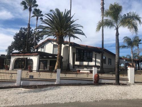 Perris House | Riverside Lake Mathews Resort