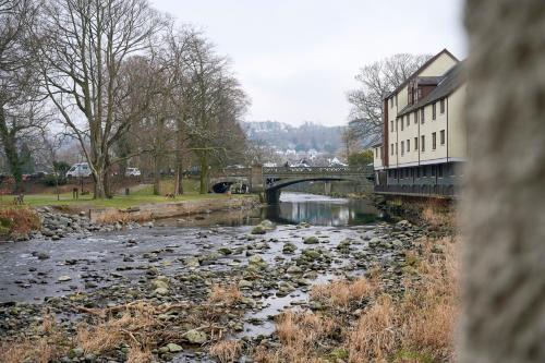 Keswick Apartment | Riverside Park 2: Pet-Friendly Haven with Perfect Reviews