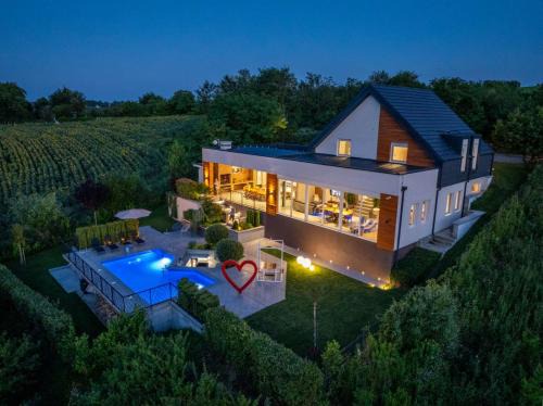 Sremska Mitrovica Villa | Relaxing Riverside Pool Villa in Sremski Karlovci