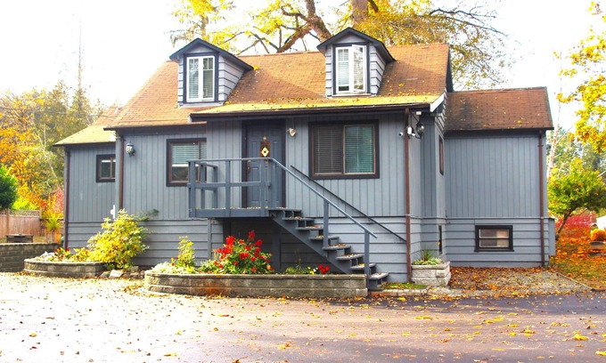 Regional District of Nanaimo House | Riverside Resort - Pet-Friendly House with Ocean Views