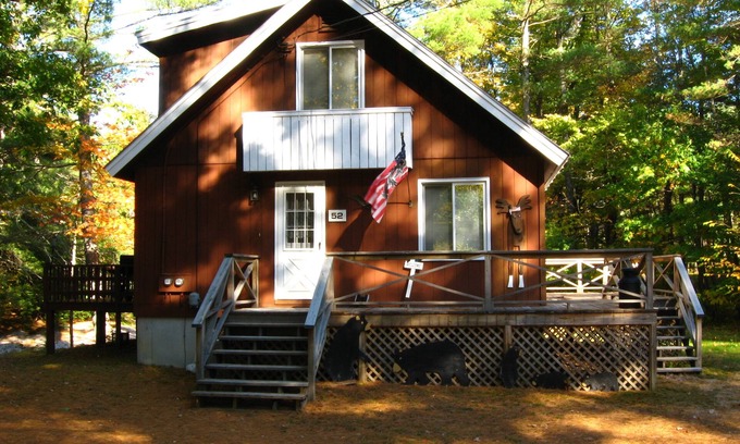 Tamworth House | Riverside Retreat: Ocean View & Pet-Friendly Escape