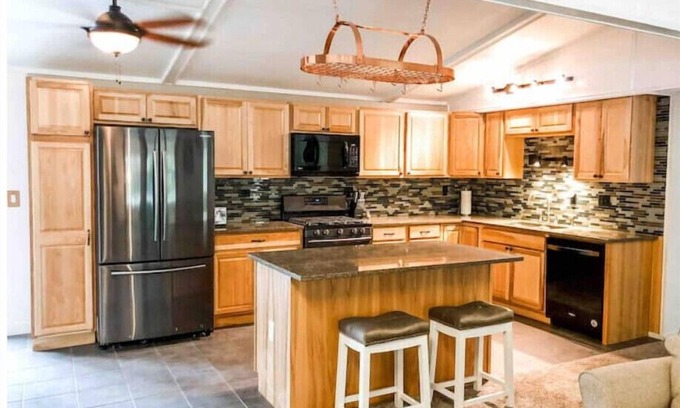 Upper Peninsula Michigan House | Kid-Friendly Riverside Road - Explore MQT with Ease