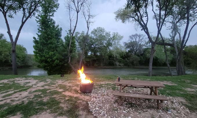 Bastrop House | Romantic Riverside Retreat with Pet-Friendly Amenities