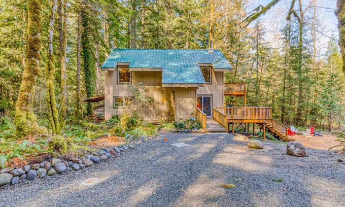 Zigzag House | Serene Riverside Sanctuary with Hot Tub & Family-Friendly Vibes