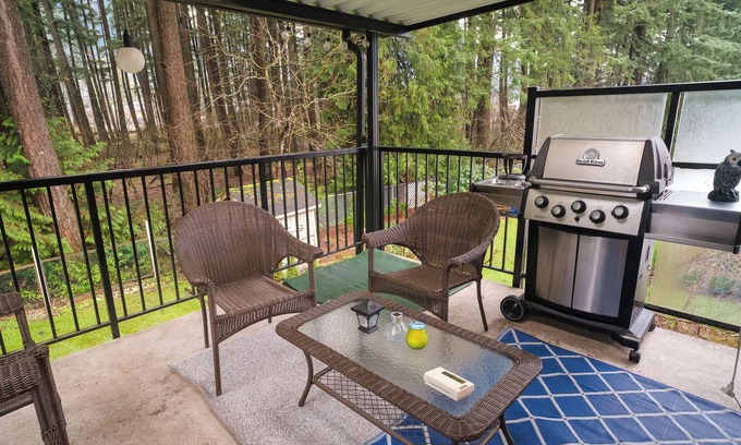 Hope House | Relaxing Riverside Retreat for Families in Hope, BC