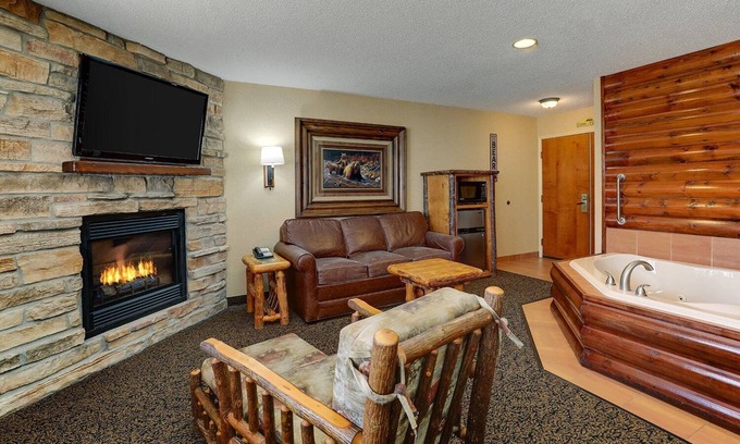 Galena Hotel | Riverside Stays: Rustic Charm with Family-Friendly Amenities
