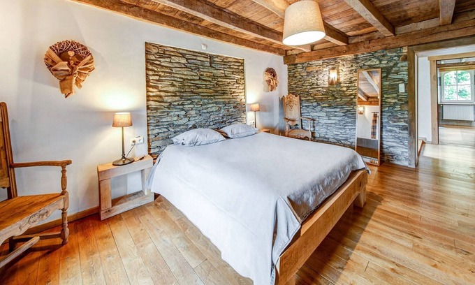 Leglise House | Idyllic Getaway in Léglise with Garden and Pond Retreat