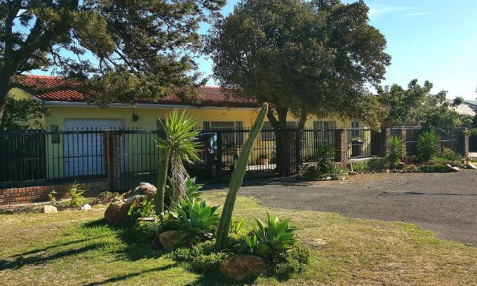 Gordon's Bay Villa | Relaxing Riverside Villa with Oceanfront Views & Accessibility