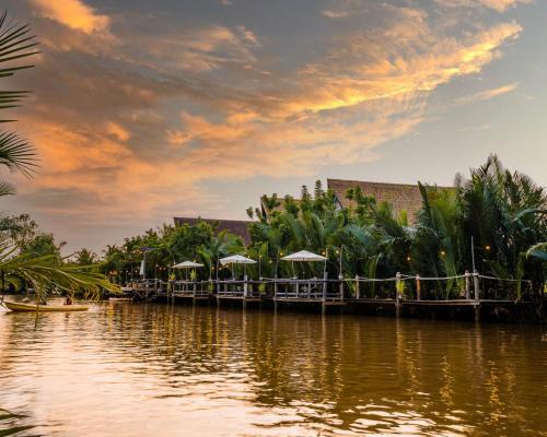 Kampot Resort | Indulgent RiverTree Villa & Resort with Family Amenities