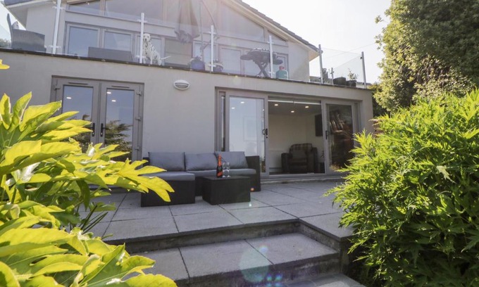 Saltash House | Experience Riverview 1 Brunel View - Rated 10/10 by Guests