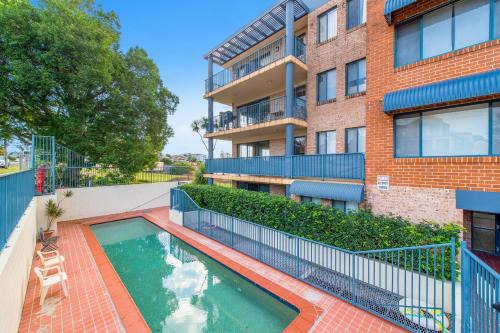 Port Macquarie Apartment | Riverview 13: Guest Rated 9/10 with Pool & Breakfast