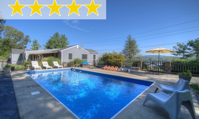 Latonia House | Riverview Retreat: Modern Home Near Downtown & Pool Access