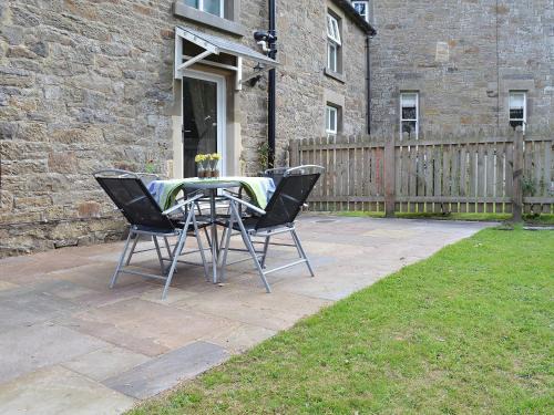 Upper Hulme House | Riverview Cottage: Family-Friendly Retreat with 10/10 Rating