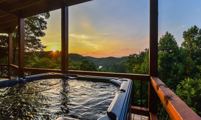 Blue Ridge Cabin | Riverview Lodge: Suites with River Access & Pet-Friendly Amenities