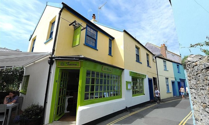 Lyme Regis House | RIVERVIEW: Pet-Friendly Cottage with Oceanfront Views