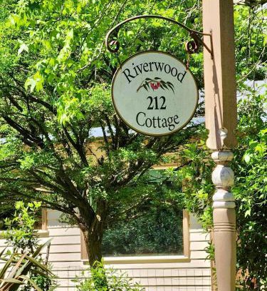 East Warburton House | Riverwood Cottage, accessible accommodation