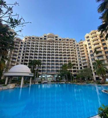 Tanjung Kling Apartment | Family-Friendly Riviera Bay Resort with Pool Access