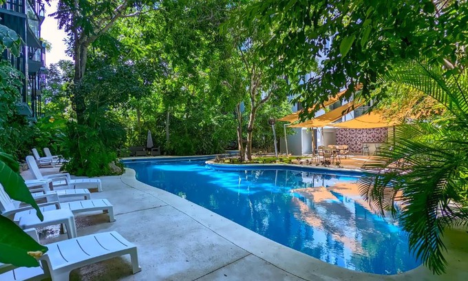 Ejidal Apartment | Relaxing Riviera Home: 2BR Condo with Pool & Hot Tub