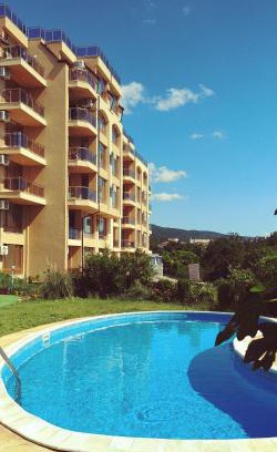 Golden Sands Apartment | Oceanfront Riviera Sea Village Apartments with Pool Access