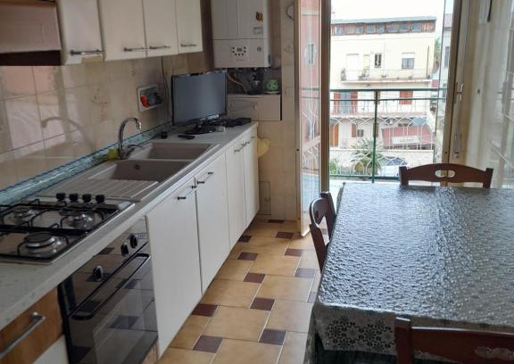 Crotone House | Oceanfront Rizza: Family-Friendly Stay with Breakfast Included