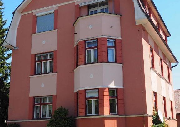 Klagenfurt am Woerthersee Apartment | Oceanfront Rizzi Haus: Family-Friendly with Spectacular Views