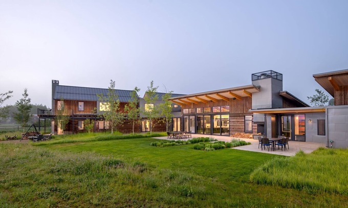 Wilson House | Discover RMR: Western Style Retreat with Spa & Kitchen