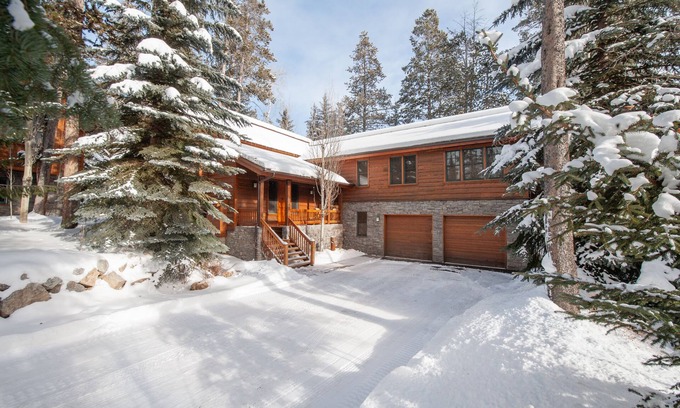 Teton Village House | Discover 4 BR Deluxe Homestead - Steps to Ski & Dining