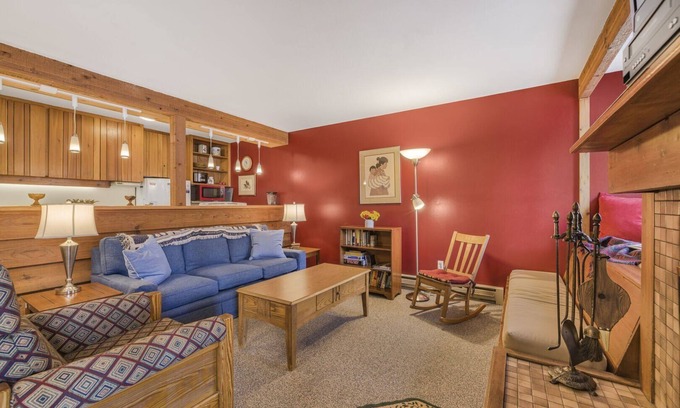 Moose Wilson Road Condo | RMR: Ground Level 1 BR with Spa & Breakfast Amenities