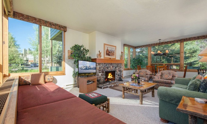 Moose Wilson Road Condo | Inviting Aspens 2BR with Great Views and Family Amenities