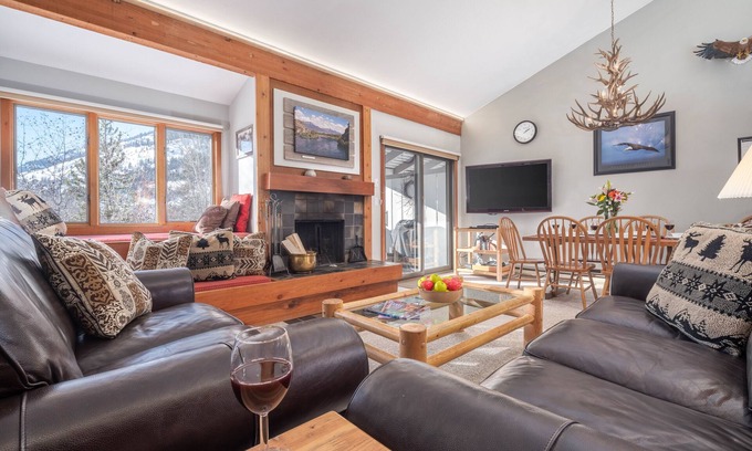 Moose Wilson Road Condo | Exceptional 2BR Condo in Desirable Berry Patch - Rated 9.8