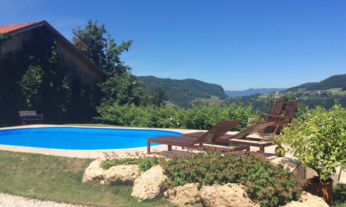 Sankt Margareten im Rosental Hotel | Idyllic Romantic Hut in the Rosental with Pool & Breakfast