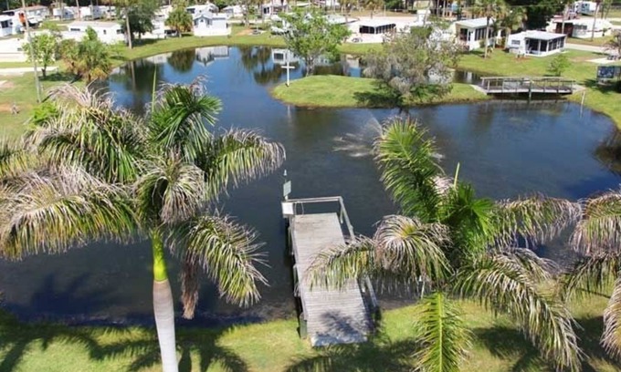 Fort Pierce Cabin | Experience Road Runner Travel Resort - Exceptional Amenities