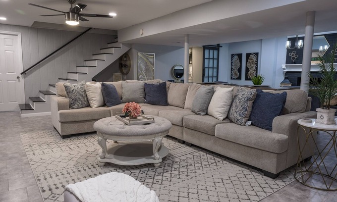 Roanoke House | Modern Roanoke Lower Level Apt with Spa & Kitchen Amenities