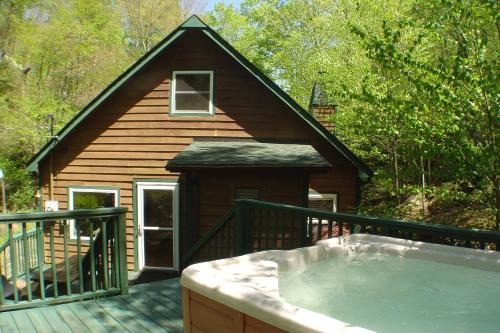 Todd House | Discover Roaring Creek: Family-Friendly with Hot Tub Perks