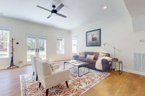 Adairsville House | Robbins Creek Retreat
