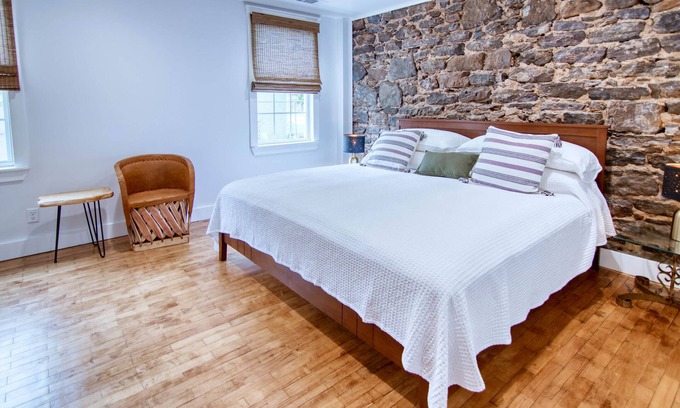 Mason Apartment | Discover Family-Friendly Comfort at Robin Ave. #10