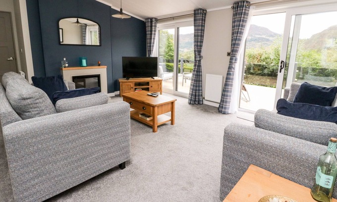 St Fillans Cottage | Family-Friendly ROBIN LODGE with Garden in St Fillans
