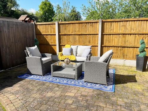 Sherwood Forest House | Discover Robins Nest: 4-Star Family & Pet-Friendly Retreat