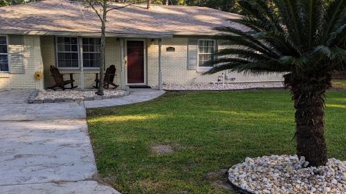 Savannah House | Experience Robin's Nest Savannah: Pet-Friendly Oceanfront Retreat