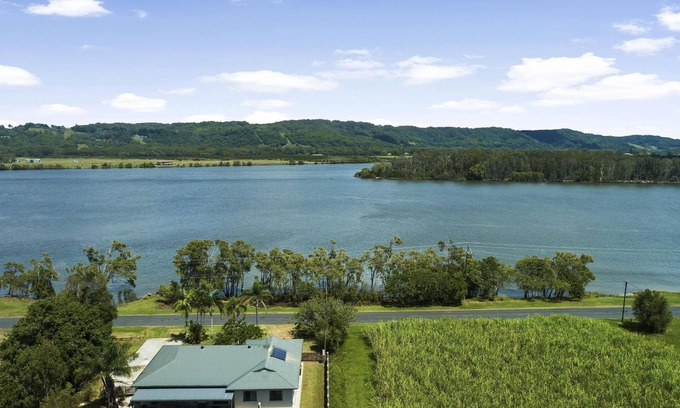 Empire Vale House | Robin's Place: Ideal for Fishing and Family Relaxation