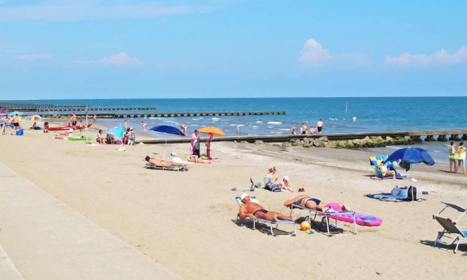 Torre di Fine Apartment | Oceanfront Retreat: Robinia/Pinetine with Spa & Breakfast