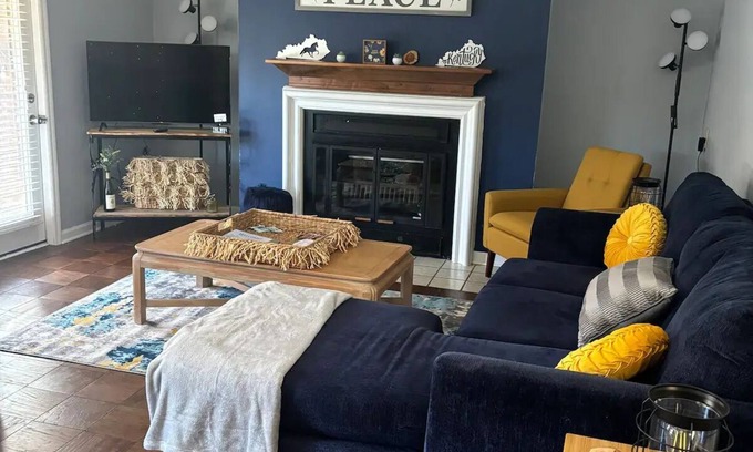 Richmond House | Guest Rated 10/10: Robin’s Nest Steps from EKU & Downtown